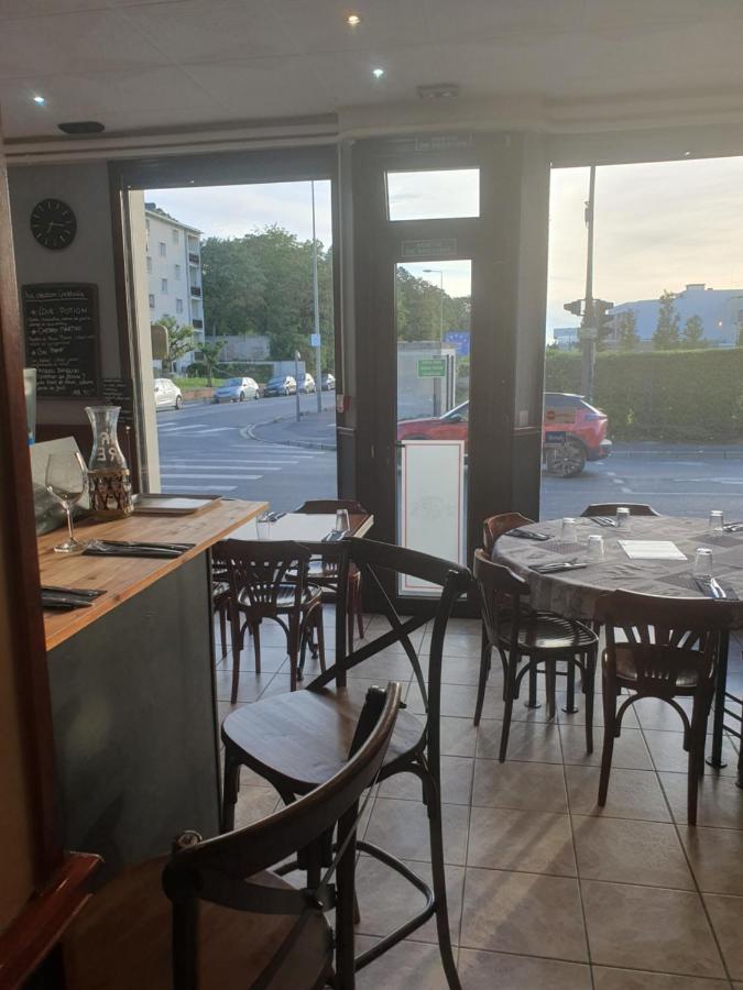Hotel Aux Bons Amis Reims Exterior foto